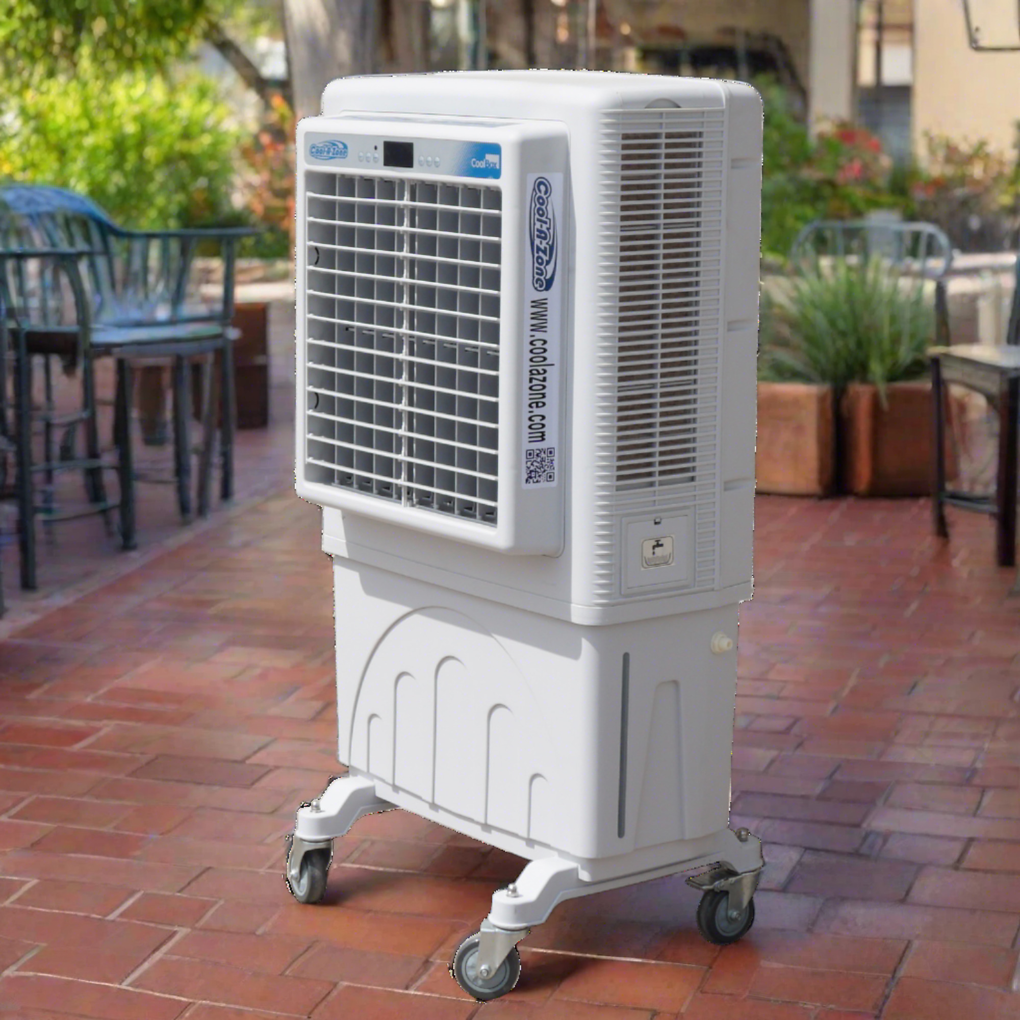 Cool-A-Zone MeteorChill Portable Evaporative Cooler — 4.5ft., Cools 1420 Sq. Ft., 3 Honeycomb Pads, Remote, Auto Louvers, 3 Speeds, Sleep Mode, Locking Wheels, Model# CAZ4350ECWT